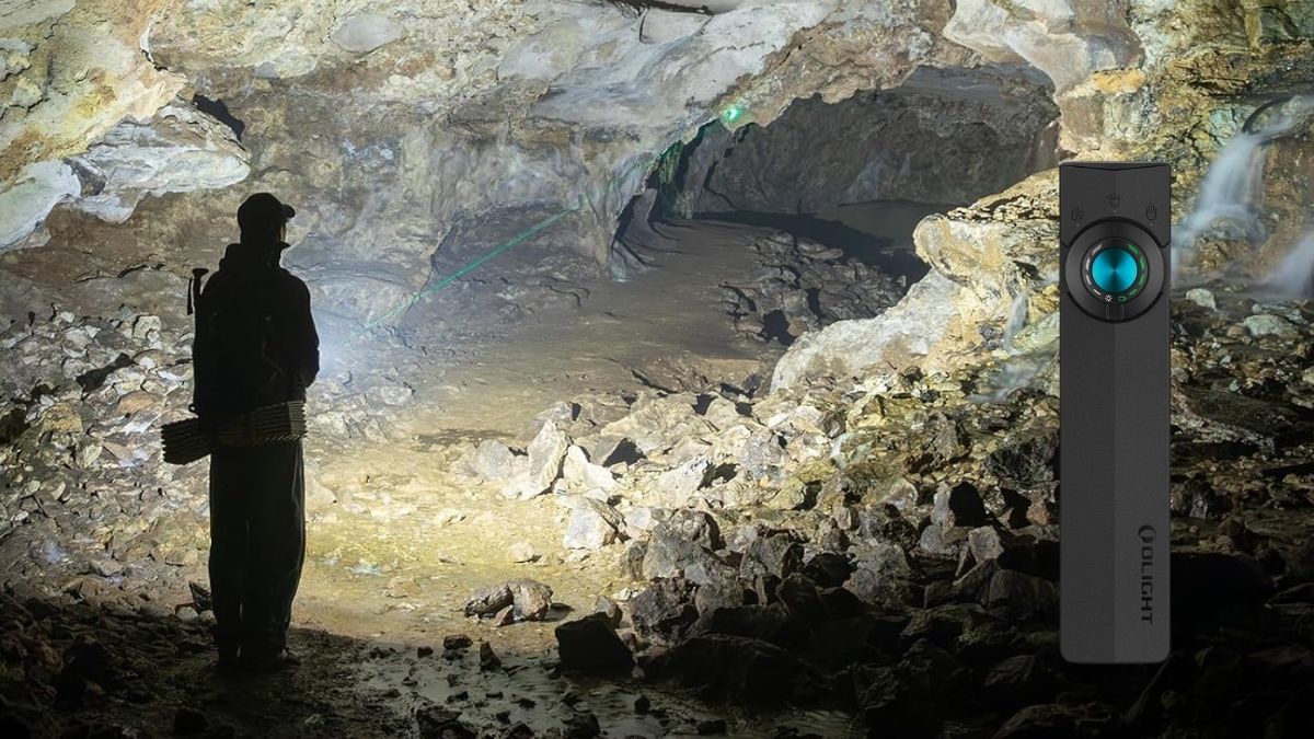 OLIGHT ArkPro EDC Flat Flashlight Rechargeable with Green Beam