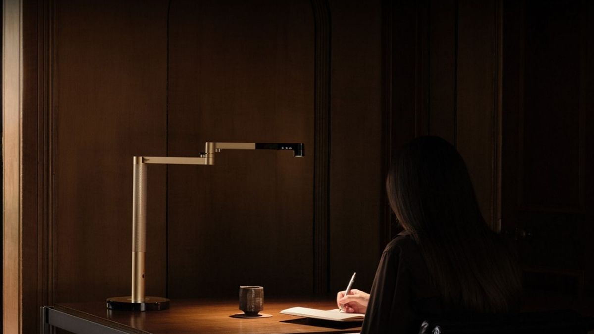 Dyson Solarcycle Morph Desk Light