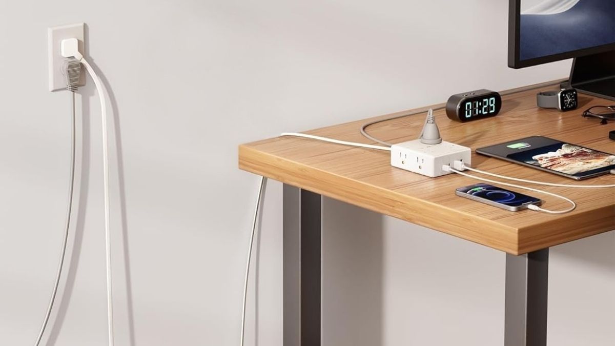 10Ft Extension Cord with Multiple Outlets